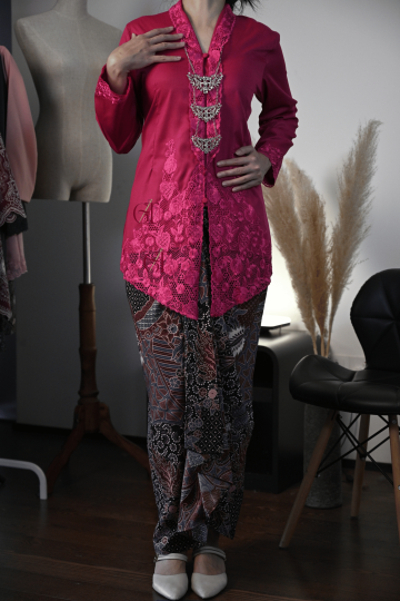 BAJU KEBAYA MAISARAH HOT PINK