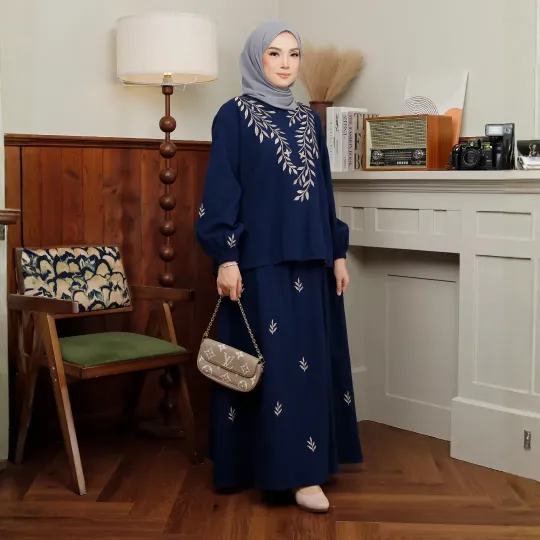 ARALIA NAVY BLUE