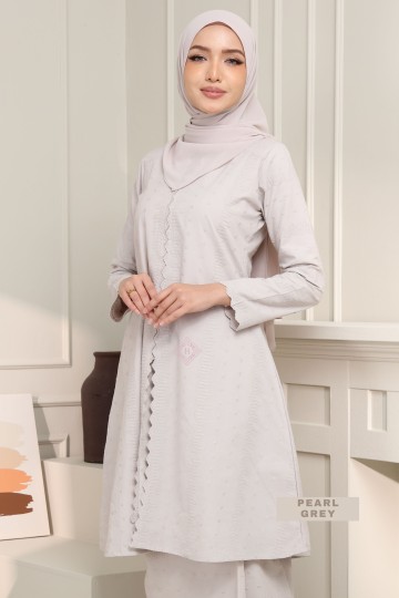 KARTIKA KEBAYA PEARL GREY