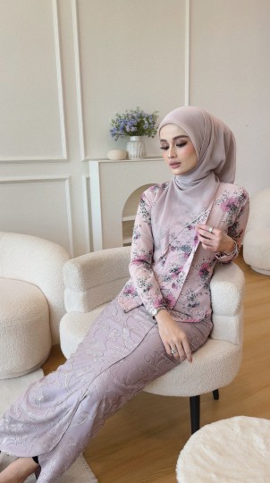 ROSELLE KEBAYA IN SERI DEWI
