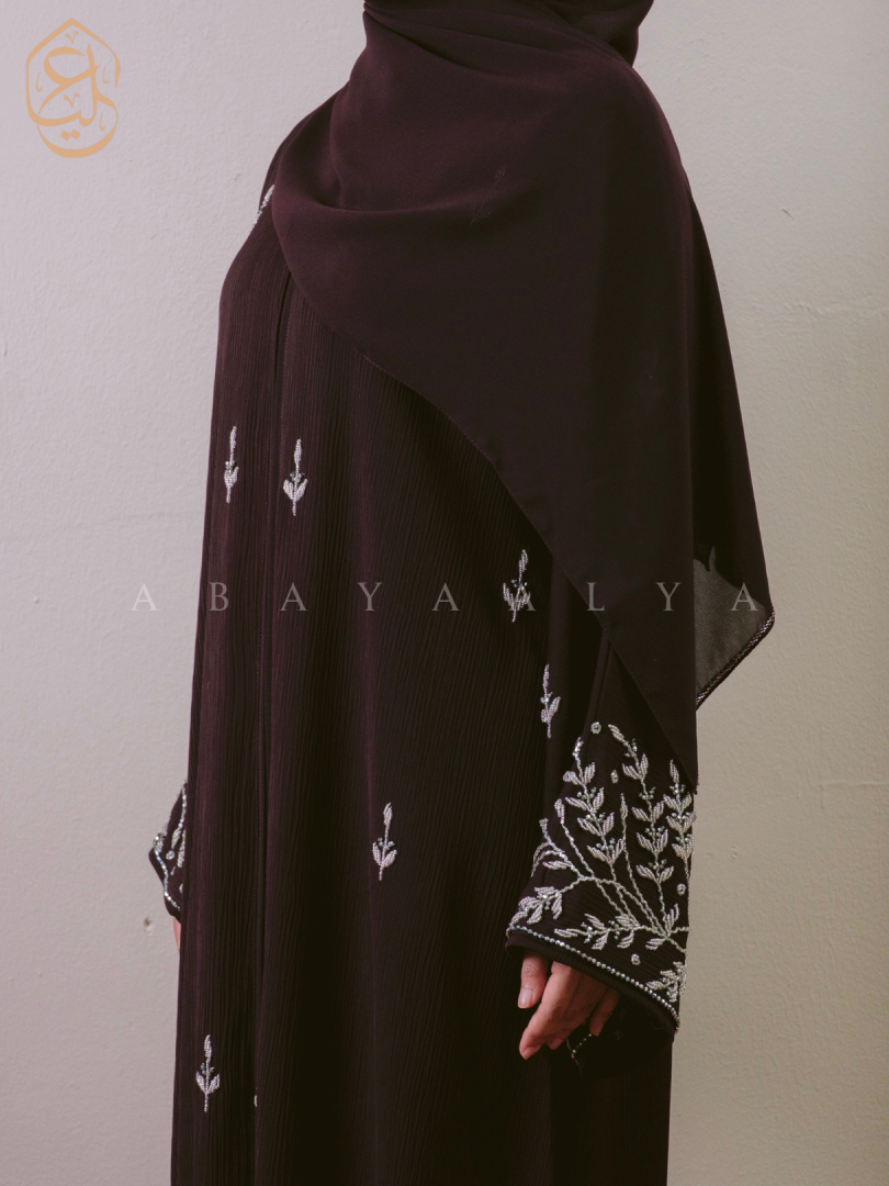 Nawra Abaya