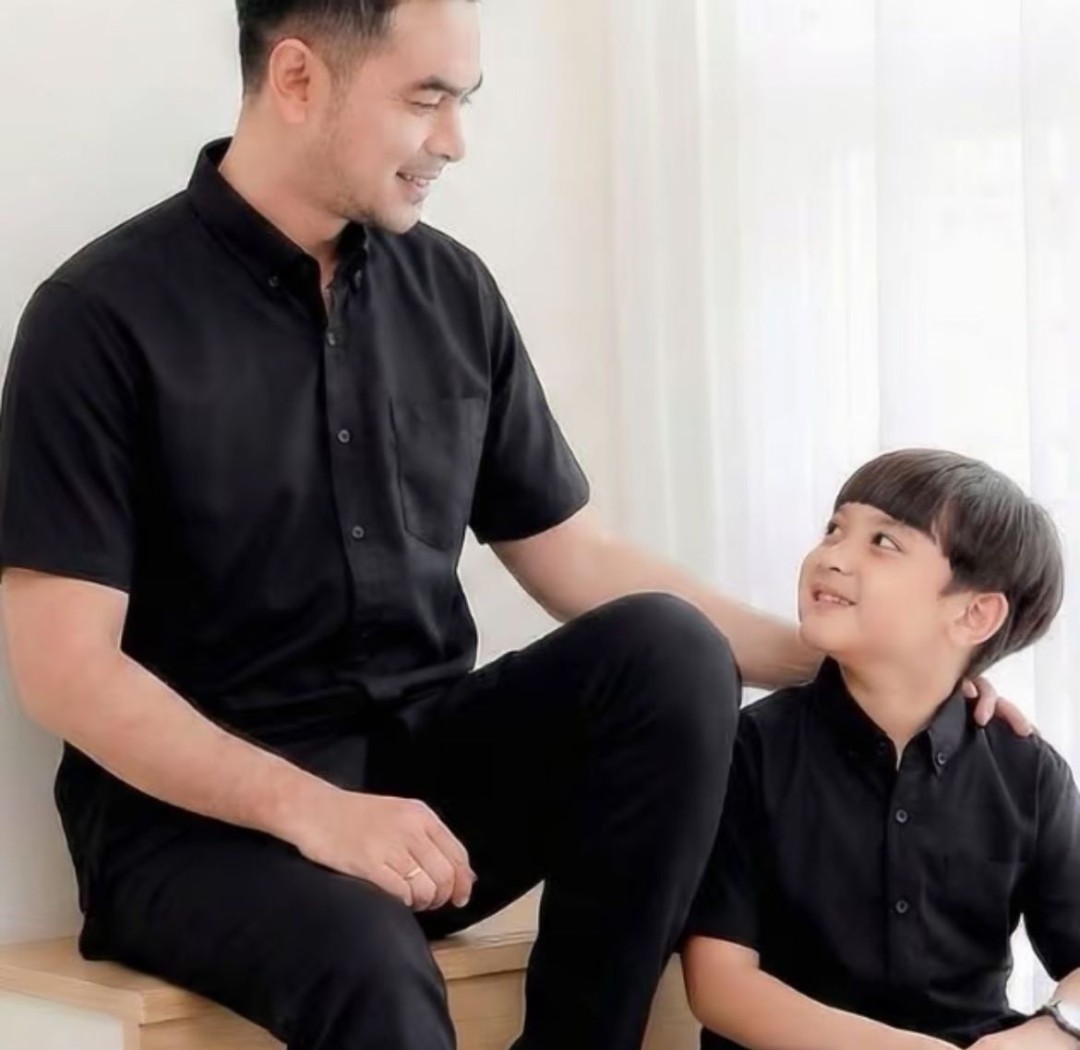 KEMEJA SEDONDON LENGAN PENDEK KAIN COTTON BLACK PLAIN