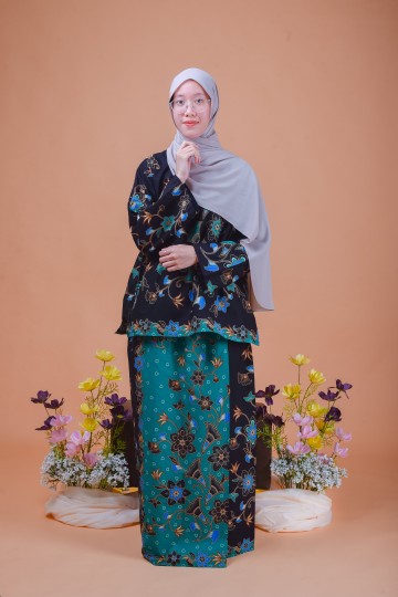 Baju Kurung Baiduri Batik Sepasang