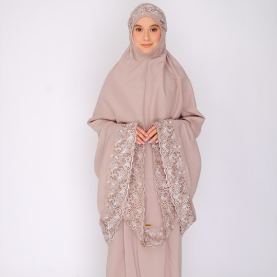 Telekung Maya - Nude In White