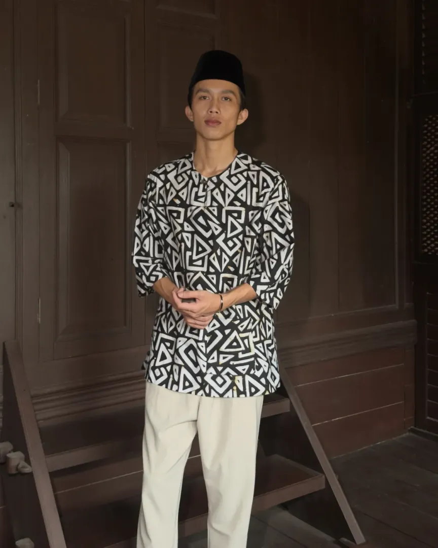 KURTA BATIK ATMA [A02 BLACK]
