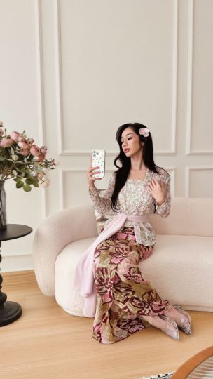 ROSELLE KEBAYA IN SURI CENDANA