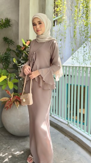 RHEA RUFFLE SET DRESS IN VINTAGE GRAY