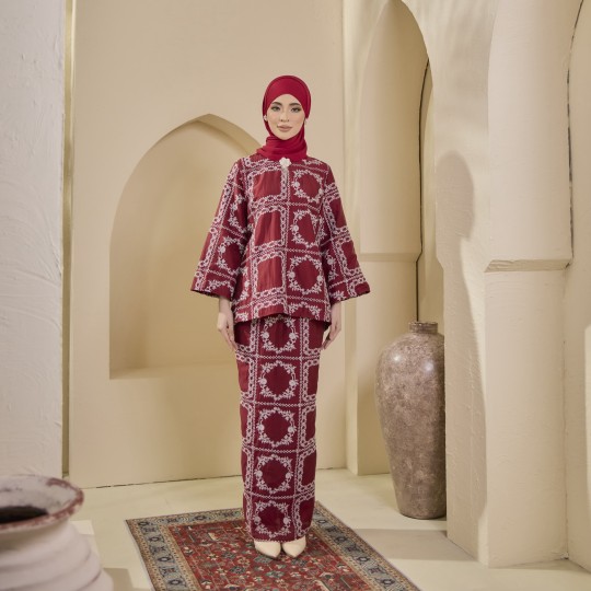Kurung Inang Sari In Maroon