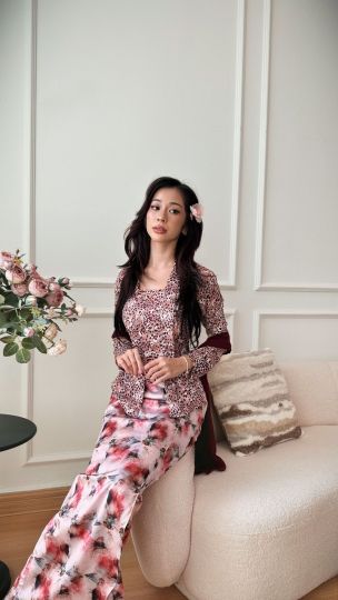 ROSELLE KEBAYA IN SERI CELESTIA