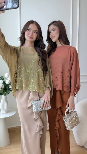 CARMELLA BATWING KURUNG IN DREAMY SPICE