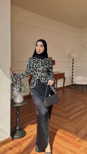 LUNARA PEPLUM SET IN CLASSIC BLACK