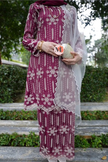 SERI (QASEH) KURUNG RIAU ORGANZA MAROON
