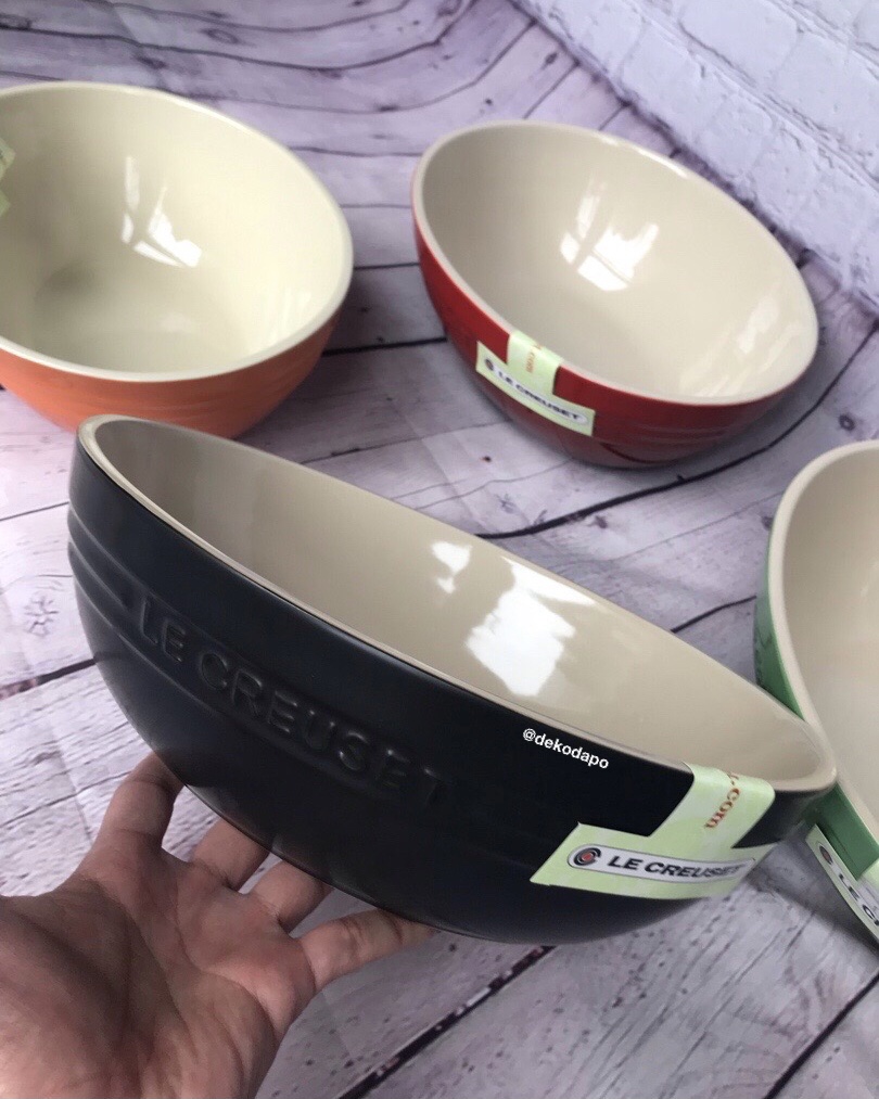 (PREORDER) Le Creuset Large Oval Serving Bowl in Satin Black