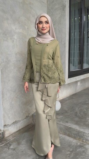 DINDA KEBAYA IN GLACIER SAGE