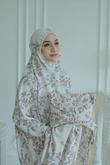 Layka (Bella’s Collection)