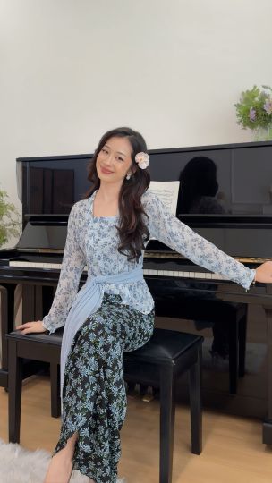 ROSELLE KEBAYA IN SERI ELORA