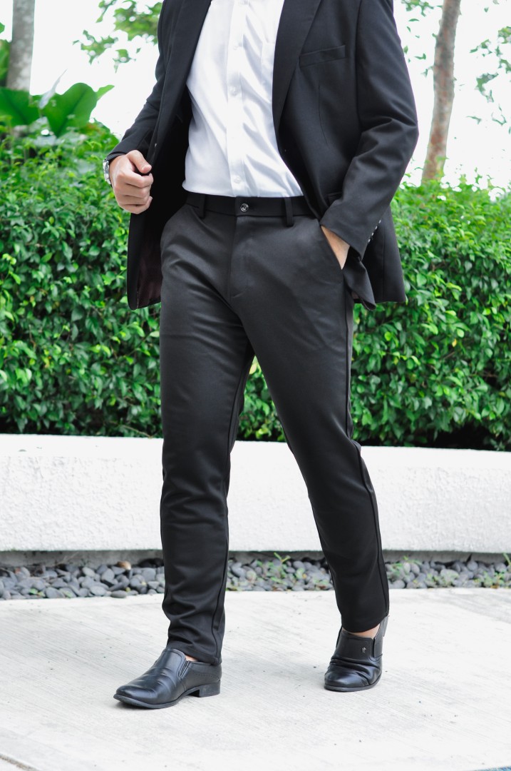 Slack Kerja CEO Ironless Tebal Stretchable - Hitam