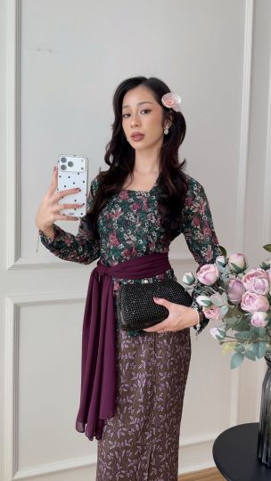 ROSELLE KEBAYA IN SURI ZAITUN