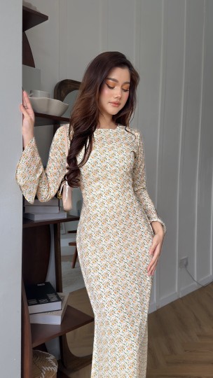 SELENA DRAWSTRING DRESS IN SWEETIE BEIGE