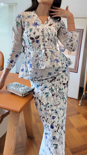 NELISSA BLINK PEPLUM KEBAYA IN CLASSIC AQUA