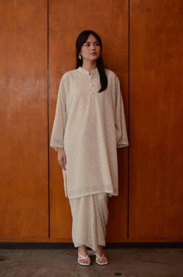 Grace in Serene Ivory