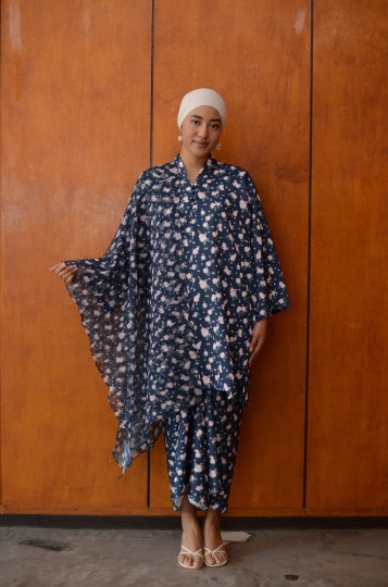 Liora Kebaya in Midnight Petal