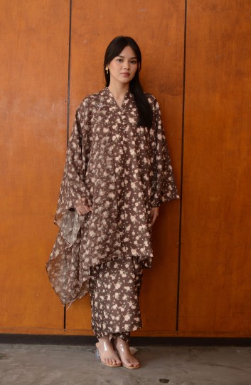 Liora Kebaya in Cocoa Bloom