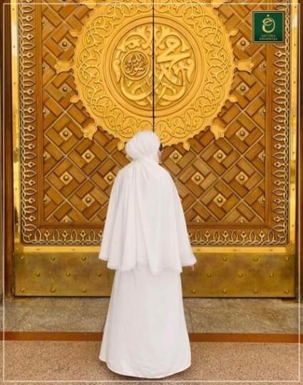 SET HARAMAIN (MINI TELEKUNG + JUBAH + SELUAR)