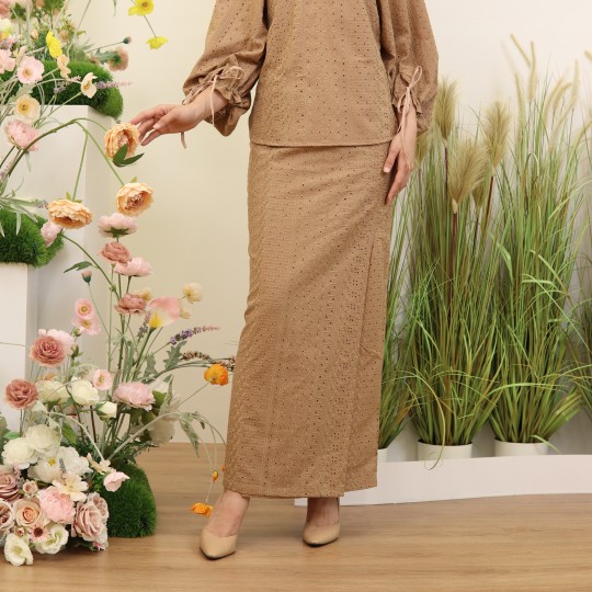 Lara Kurung (Nude)