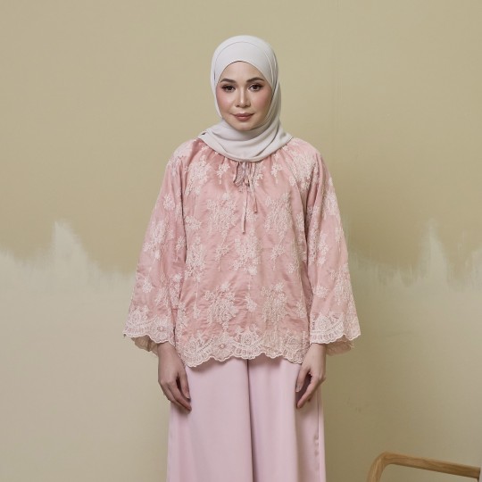 Suri Blouse in Pink