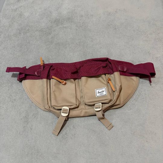 Herschel Supply Co. Eighteen Hip Pack - Khaki/Burgundy