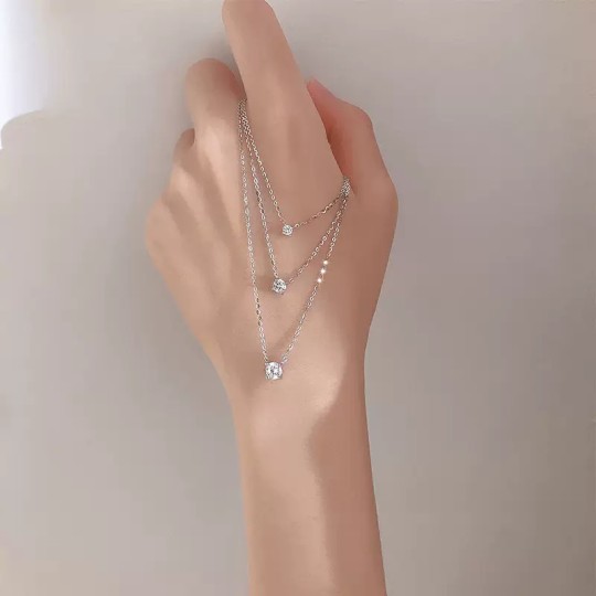 Emi necklace