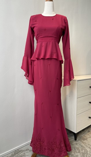 ARIELLA CHIFFON RUFFLE PEPLUM IN GLACIER MAROON