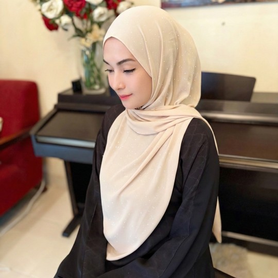 ADARAA GLITTER NUDE CREAM