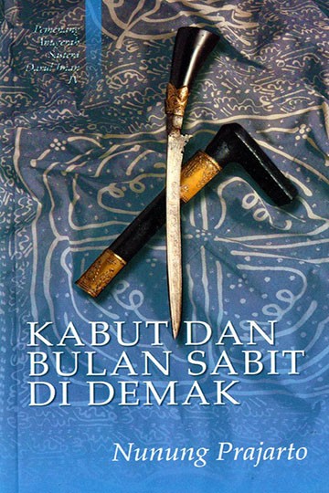 Kabut dan Bulan Sabit di Demak