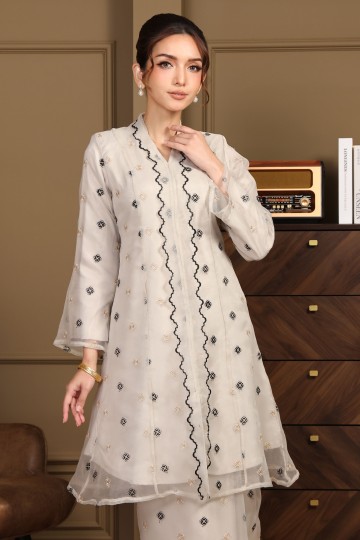 KESUMA KEBARUNG NUDE