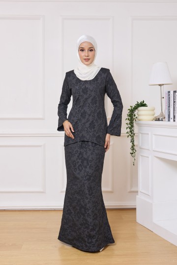 Maya Kurung