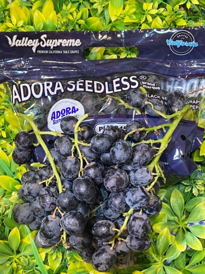 Usa Adora Black Seedless Grapes 100g