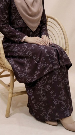 MOMMY KURUNG BAKAWALI RICH BROWN