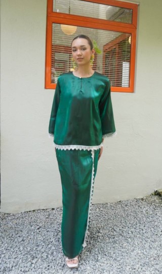 RADEN AYU KURUNG KEDAH LACE (EMERALD GREEN)