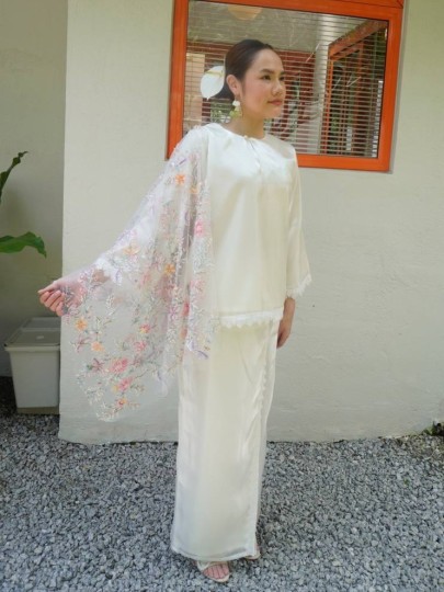RADEN AYU KURUNG KEDAH LACE (OFF WHITE)