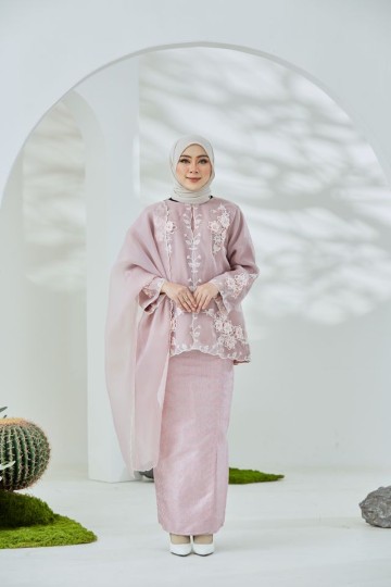 Seroja Kurung - Pink