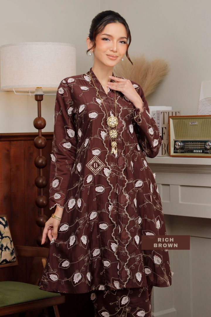 AMELIE 3D RICH BROWN
