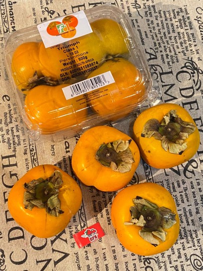 China Persimmon (Pisang Kaki) 1box