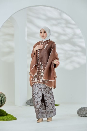 Seroja Klasik - Rich Brown