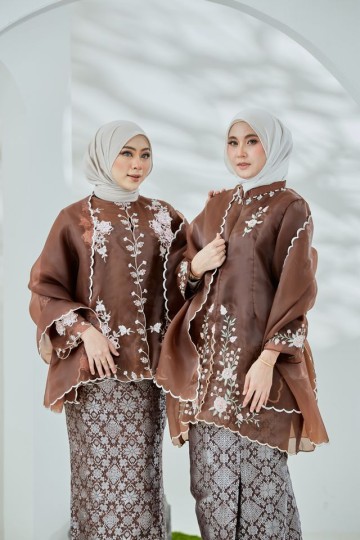 Seroja Klasik - Rich Brown