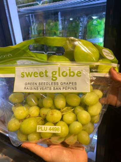 USA SWEET GLOBE GRAPES